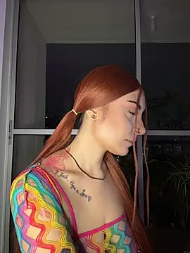 alesziarose  online show from March 26, 11:43 pm