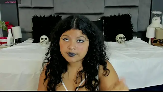 Jessica Beltrann online show from April 24, 8:33 pm