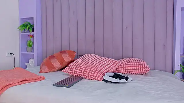 AmberStonne   online show from April 22, 2:58 am