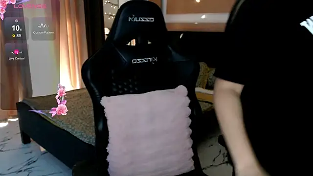 simplykhate online show from March 24, 12:37 am