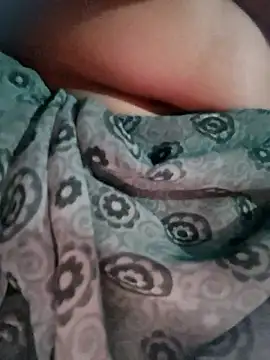 Snapshot of Queen_chayna chatting on May 6, 11:48 am Queen chayna online show from May 6, 11:48 am