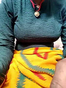 Snapshot of Queen_chayna chatting on May 10, 3:33 am Queen chayna online show from May 10, 3:33 am