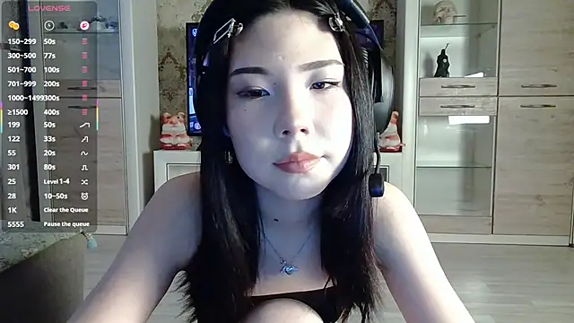 AprilOnilll online show from February 20, 12:05 pm