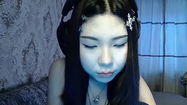 AprilOnilll online show from March 1, 12:18 pm