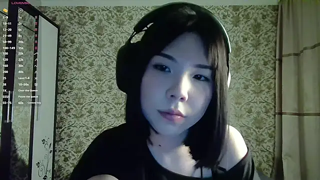 AprilOnilll online show from March 26, 5:40 pm