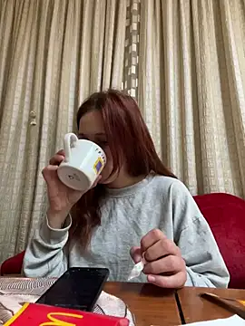 Lily Viola online show from June 1, 6:37 am