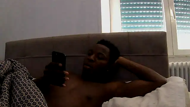 Snapshot of Bigchocco chatting on May 16, 11:42 am Bigchocco online show from May 16, 11:42 am