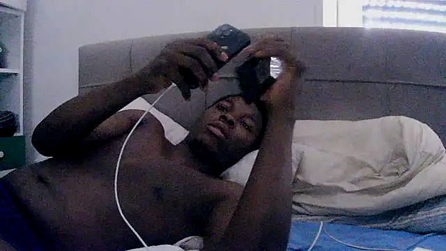 Snapshot of Bigchocco chatting on June 14, 9:00 am Bigchocco online show from June 14, 9:00 am