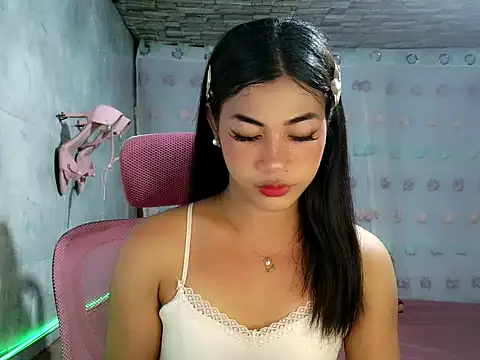 Snapshot of Margalona_ chatting on April 3, 2:15 pm Margalona online show from April 3, 2:15 pm