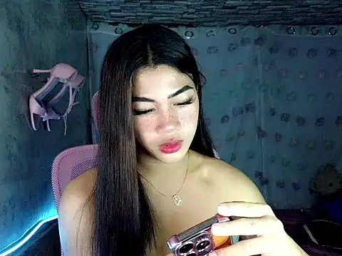 Snapshot of Margalona_ chatting on April 17, 5:27 pm Margalona online show from April 17, 5:27 pm