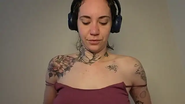 Snapshot of Dirty_Pink chatting on May 21, 7:48 am Dirty Pink online show from May 21, 7:48 am