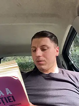 allee2206 online show from March 31, 9:53 am