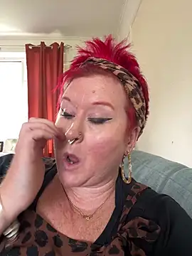 BustyRedxx online show from June 14, 3:58 pm