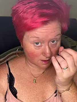 BustyRedxx online show from July 16, 8:42 am