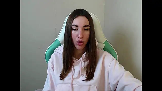 cammila horn online show from March 3, 6:19 am