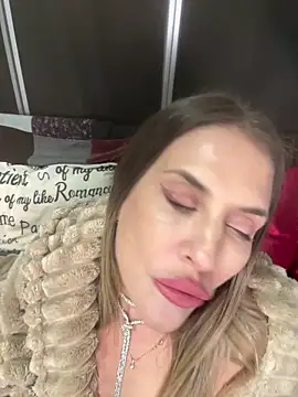 IssabelXO online show from April 11, 10:58 pm