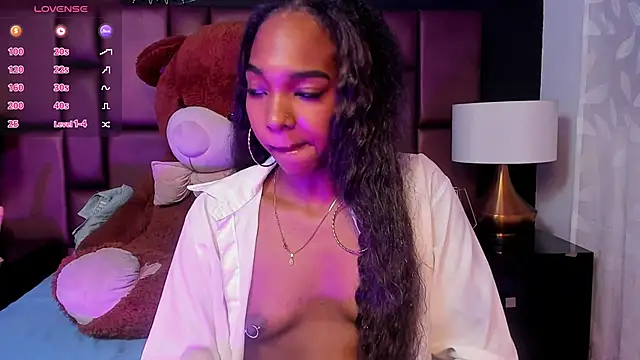 BrittanyWatson online show from February 18, 12:39 am