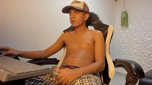 Alluringangel23 online show from January 10, 12:45 am