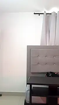 saray reesee online show from February 24, 6:50 pm