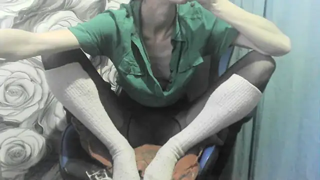  wolfxsnowy  online show from February 12, 2:45 pm