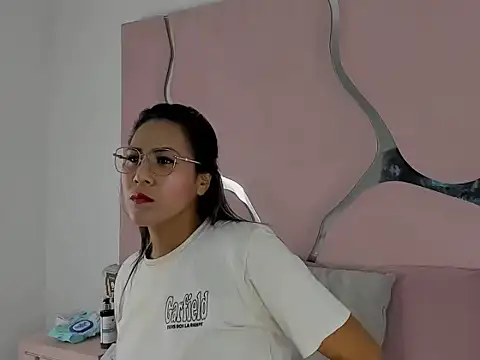 sharithasm online show from April 7, 9:15 pm