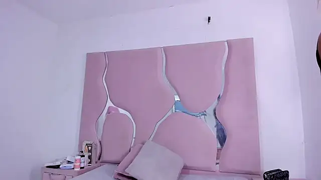 sharithasm online show from April 12, 9:09 pm