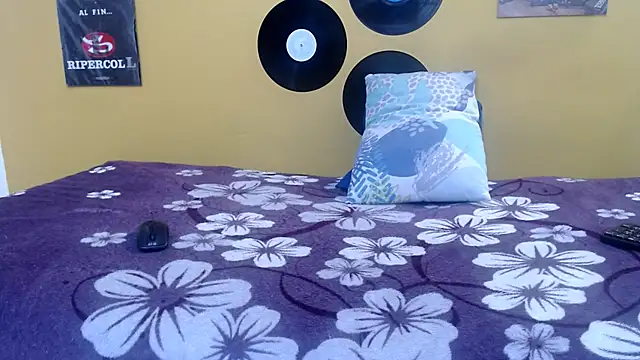 marcelasweet457 online show from April 20, 2:09 pm