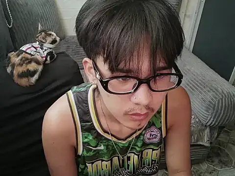 Snapshot of oishii_ii chatting on August 4, 3:32 am oishii ii online show from August 4, 3:32 am