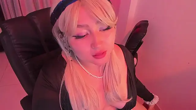 Snapshot of Sweet_lenna chatting on May 16, 7:56 pm Sweet lenna online show from May 16, 7:56 pm
