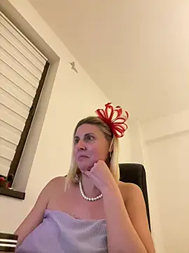 Amelia9798 online show from January 9, 7:15 pm