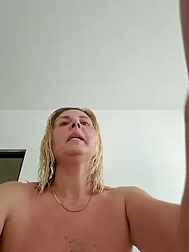 Amelia9798 online show from June 9, 4:35 am
