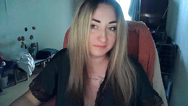 FoxyAnn12 online show from July 26, 5:15 am