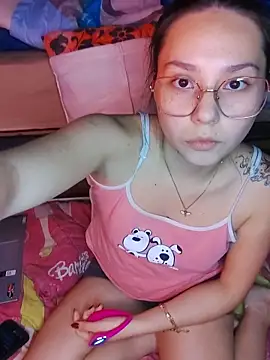 Snapshot of Sexyhanna14 chatting on May 28, 2:20 am Sexyhanna14 online show from May 28, 2:20 am