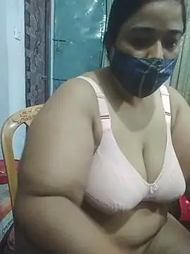 momo loves online show from April 16, 9:39 pm