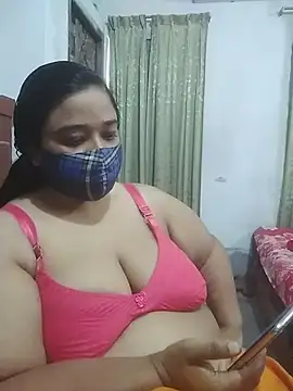 momo loves online show from April 22, 5:21 am