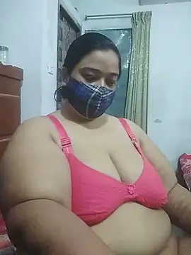 momo loves online show from April 23, 6:10 pm