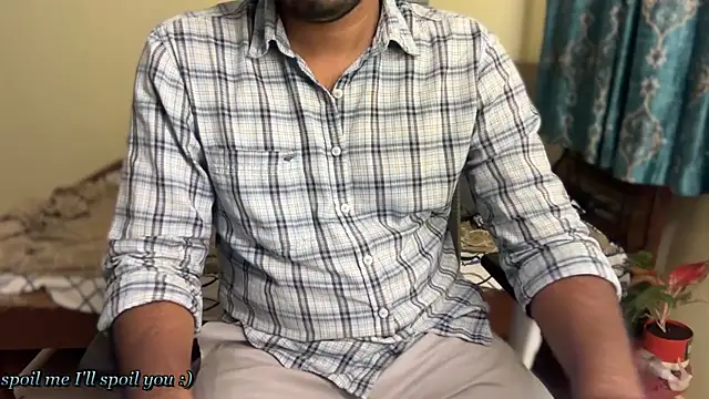Snapshot of Ruthless_guyy chatting on July 21, 5:37 pm Ruthless guyy online show from July 21, 5:37 pm
