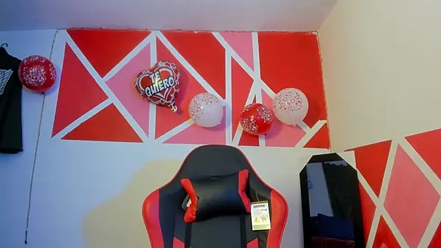 abril onnel online show from February 19, 7:21 pm