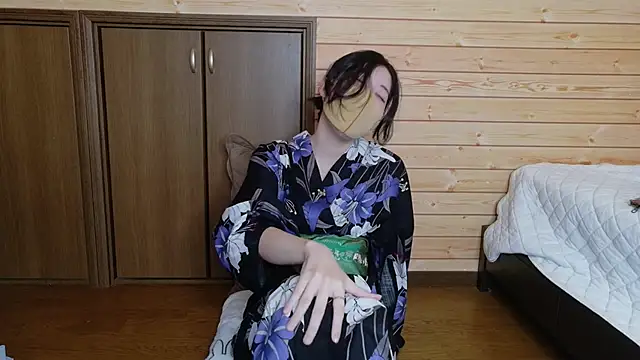 minami room online show from June 6, 5:12 am