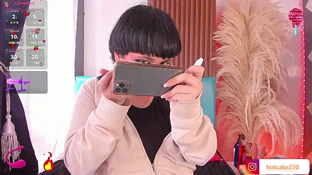 Hiddenhotcake online show from February 13, 7:10 pm