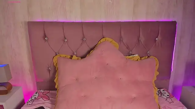 alyy cut3 online show from April 22, 8:32 pm