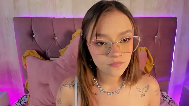 alyy cut3 online show from April 23, 8:55 pm