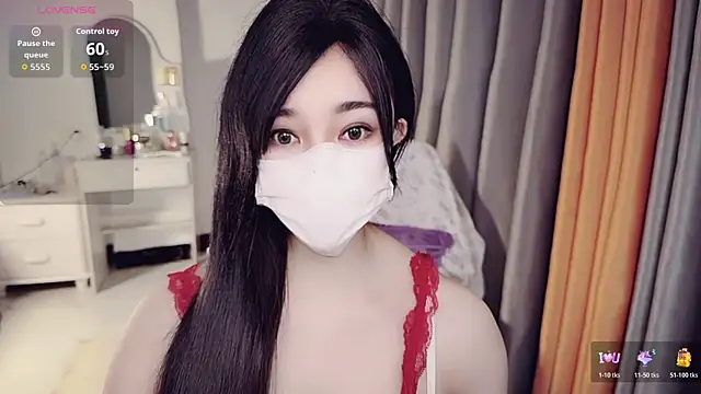 NolanMia online show from April 2, 2:15 pm