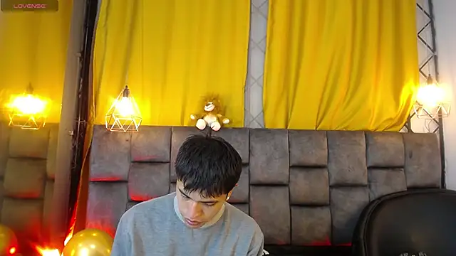 Snapshot of Maik_Russo chatting on February 15, 11:45 pm Maik Russo online show from February 15, 11:45 pm