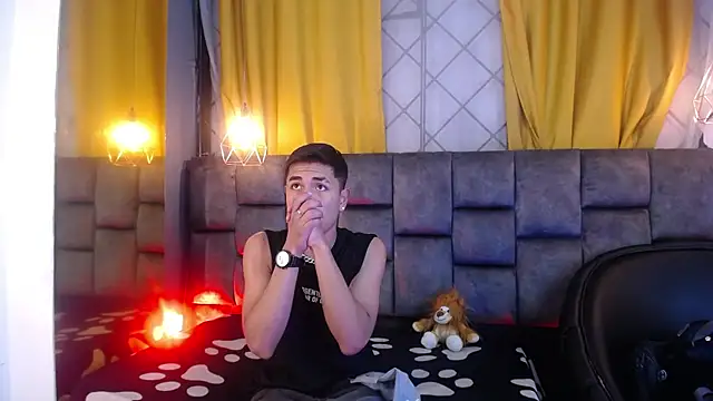 Snapshot of Maik_Russo chatting on March 25, 11:38 am Maik Russo online show from March 25, 11:38 am