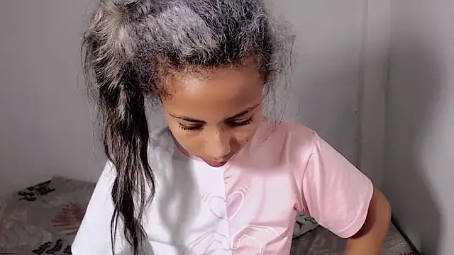 linda brown  online show from April 9, 11:59 am