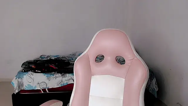 linda brown  online show from April 23, 12:15 pm