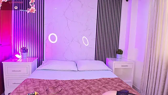 DafneHills  online show from January 7, 8:22 pm