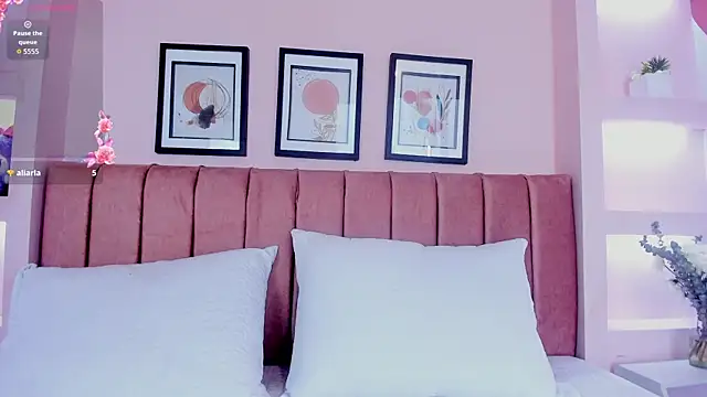 Katteyes   online show from April 21, 1:39 pm