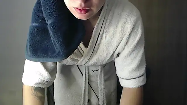 -Ivonnys online show from February 18, 9:44 pm